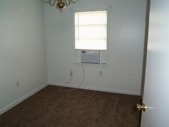 Middle Bedroom