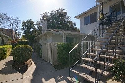 5th image of 461 Auburn Way # Top Floor