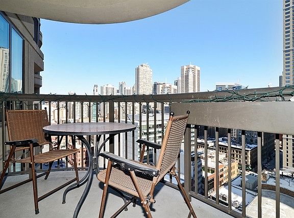 5th image of 400 N La Salle Dr APT 1904