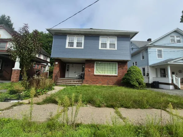 411 13th St, Honesdale, PA 18431