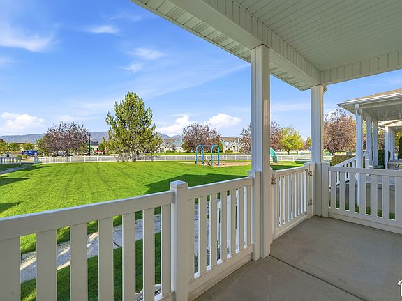 4th image of 1758 E American Way APT 4