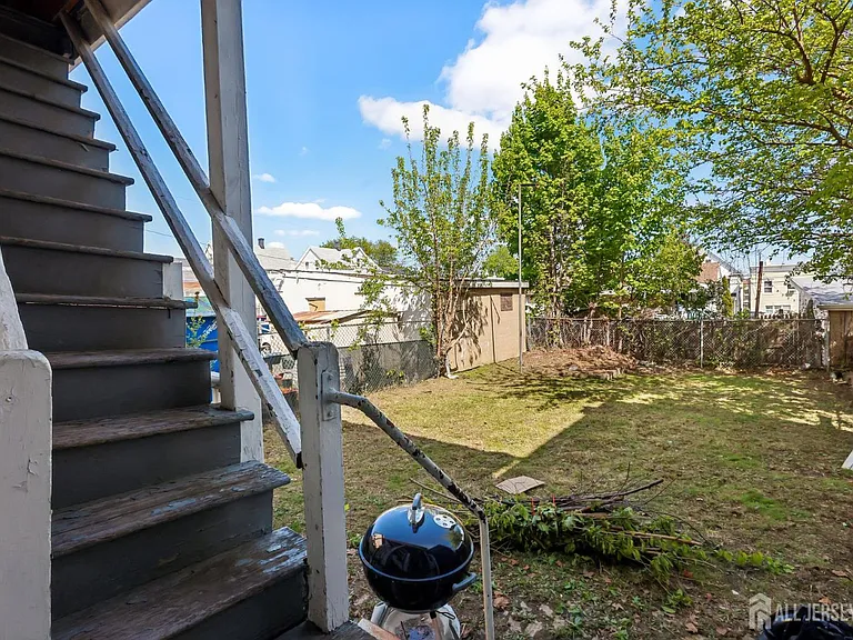 660 Charles St #2 — Photo 6