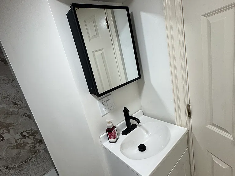 34 Newbury St #B — Photo 10
