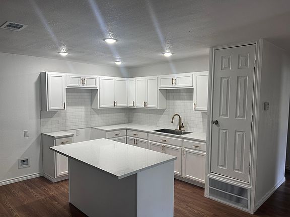 2nd image of 306 Davidson Dr