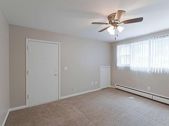 2nd image of 944 E St #1X1B
