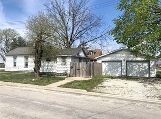 10 Cedar St, Pana, IL