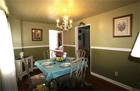 Comfortable Dining Room