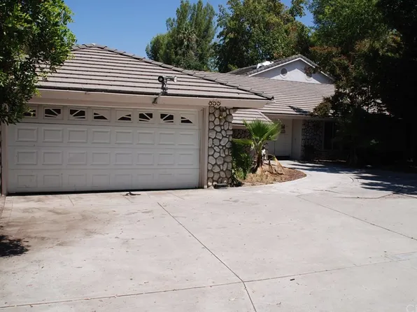 855 University Dr, Riverside, CA 92507
