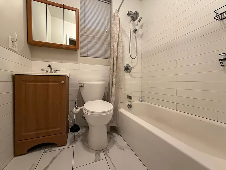 198 Danforth Ave #1 — Photo 10