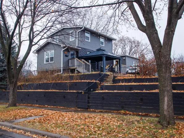 1076 Farrington St, Saint Paul, MN 55117