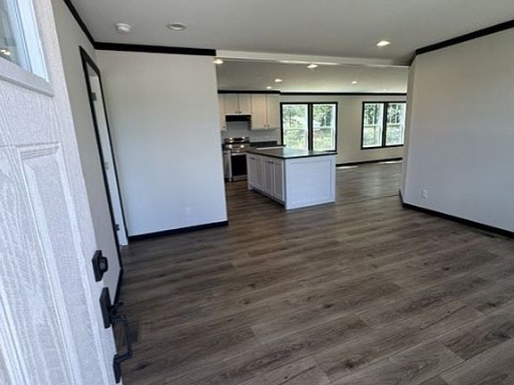3rd image of 3204 Fork Shoals Rd
