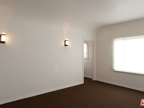 5th image of 1935 W 23rd St