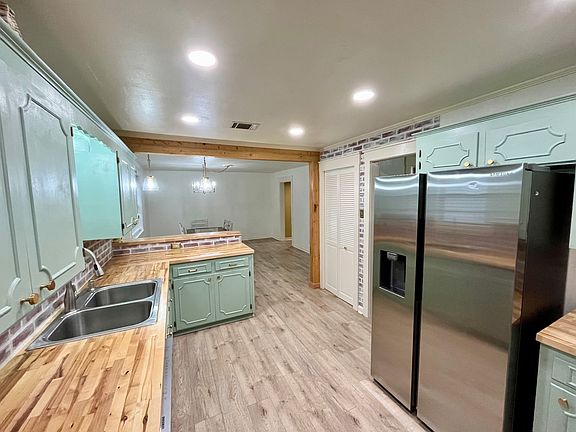 4th image of 2802 Westover Rd