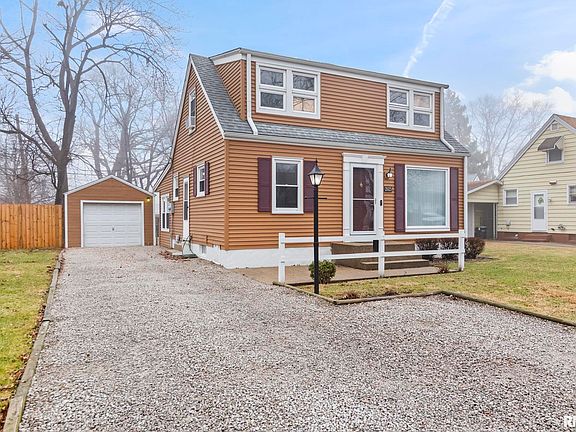 2nd image of 2025 E Hood St