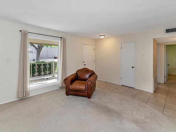 3rd image of 10303 W Prairie Hills Cir