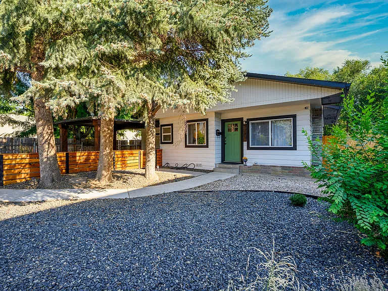 2215 W Kootenai St — Photo 33