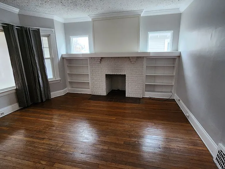 2664 Hampshire Rd — Photo 2