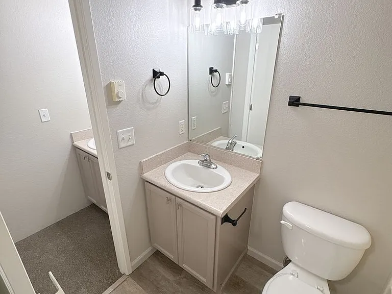 5641-5643-5645-5 N Hills Dr — Photo 15