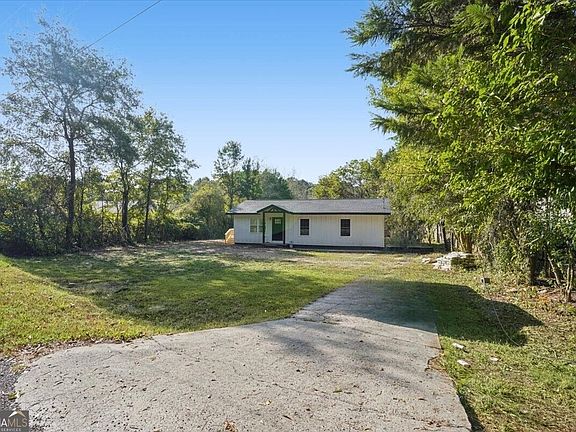 2nd image of 396 Price Rd NE