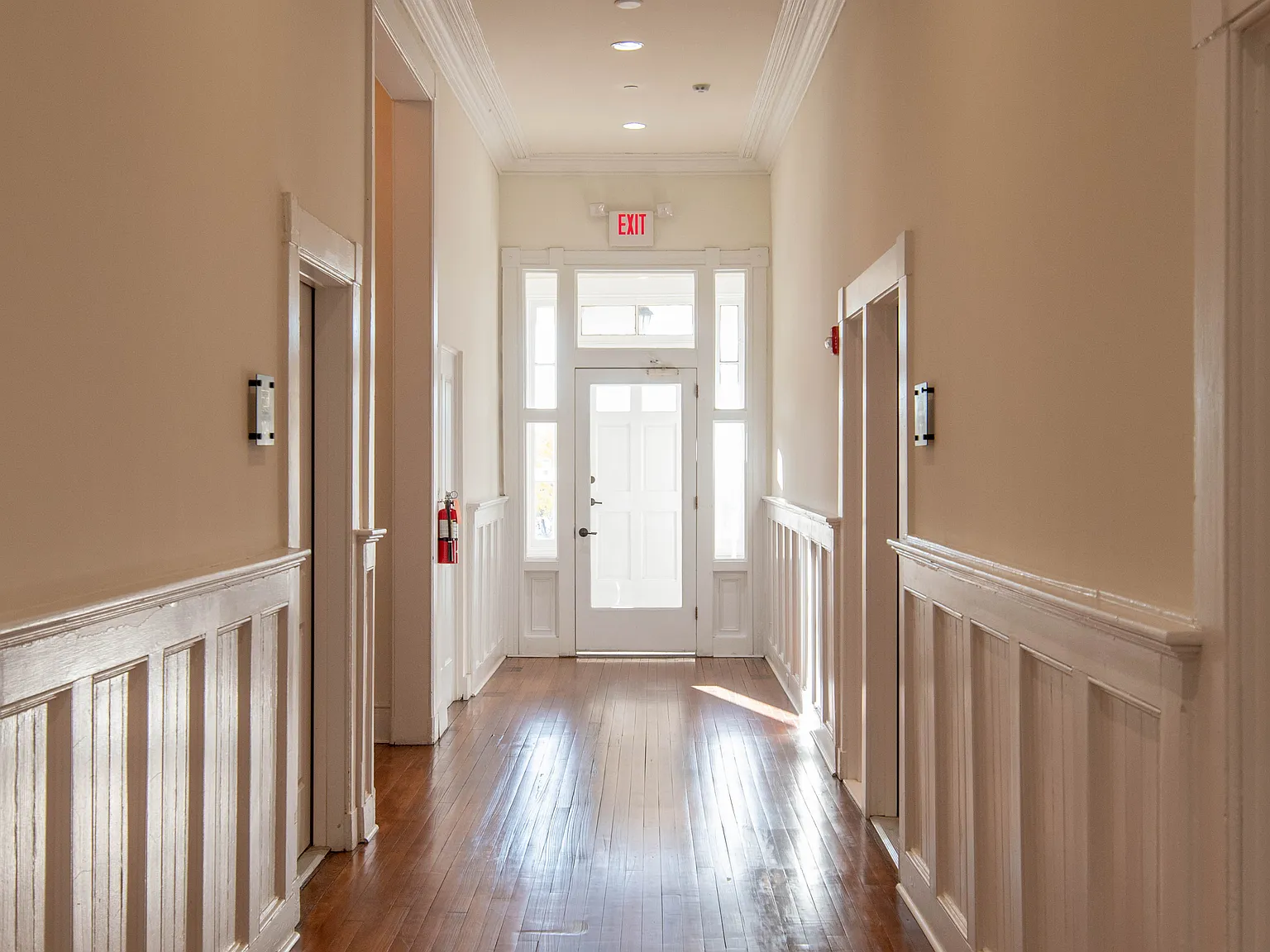 Studio, 682 sqft, $1,400 — Photo 3