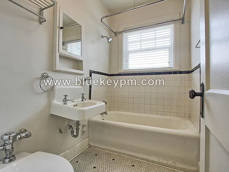 20 NW 16th Ave #302 — Photo 6