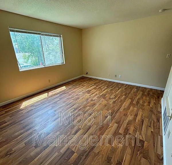 4609 Bancroft Ave #5 — Photo 3