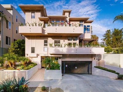11847 Laurelwood Dr APT 207, Studio City, CA, 91604