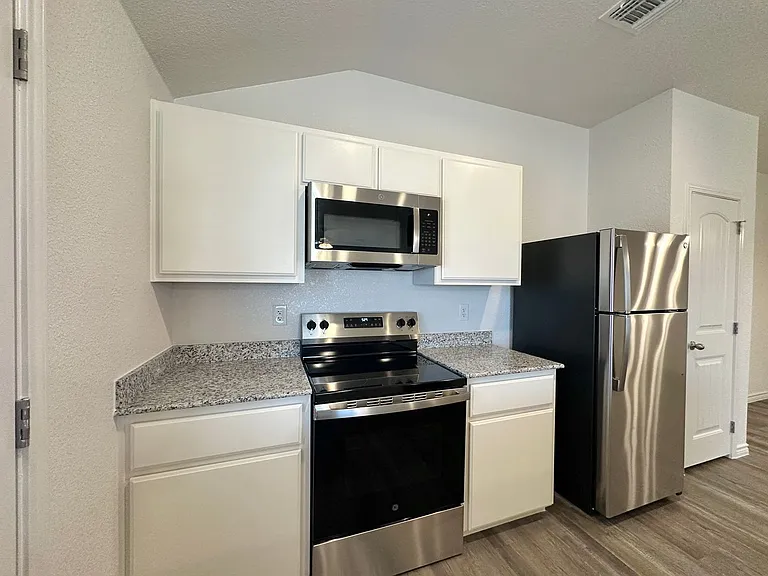 306B Dolphin Dr — Photo 10