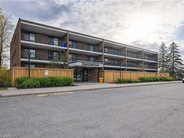 63 Conroy Cres #52, Guelph, ON N1G 2V5