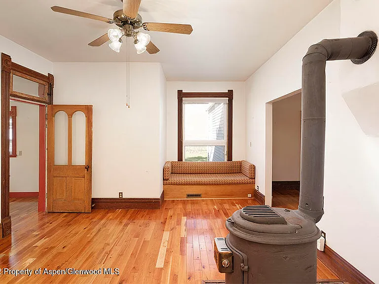 235 E Homestead Dr — Photo 4