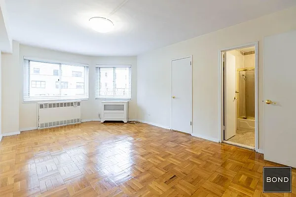 Rented by Bond New York | media 35