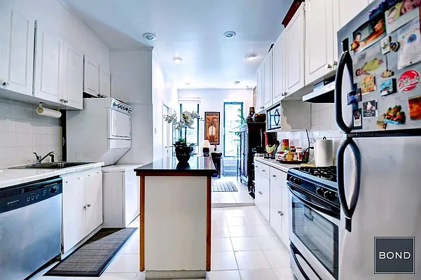 Rented by Bond New York | media 48