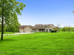 8670 Warren Woods Rd, Three Oaks, MI 49128