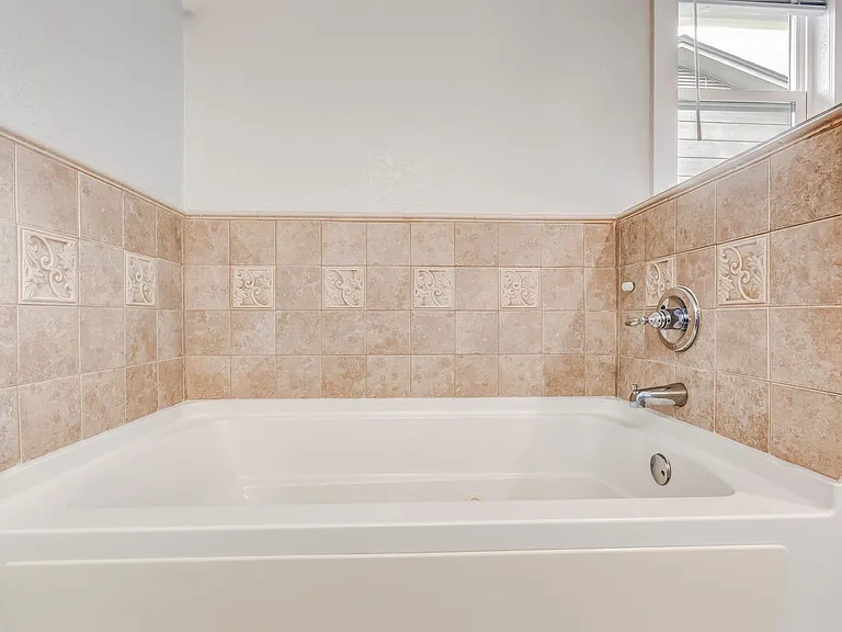 2307 Traverse Dr — Photo 24