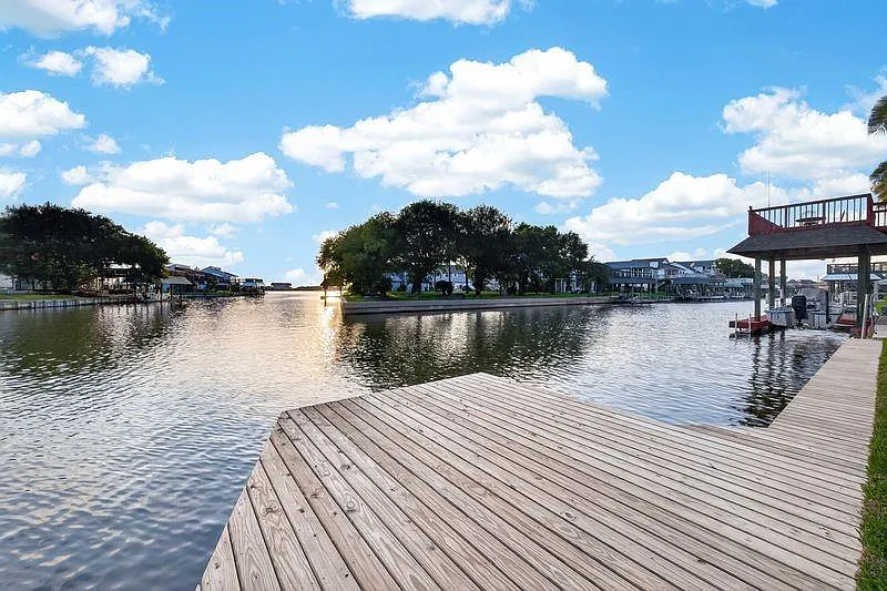 3 bed, 2.0 bath, 1870 sqft, $2,900 — Photo 4