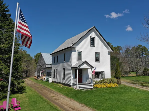 225 W Main Street, Searsport, ME 04974