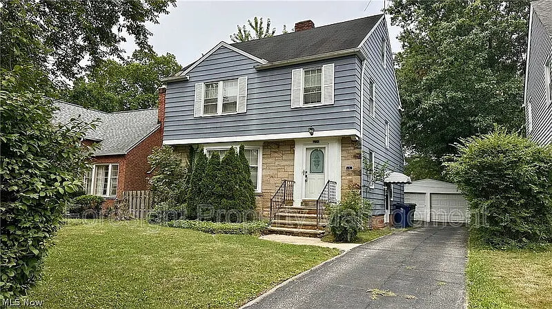 4 bed, 1.5 bath, 1511 sqft, $2,600 — Photo 2