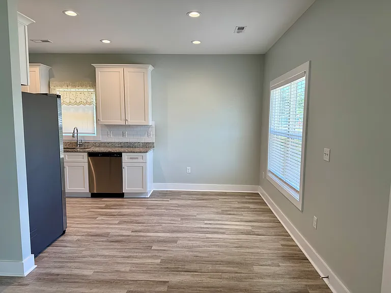 350 Dwight St — Photo 11