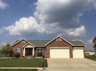 120 Oakshire Dr W, Glen Carbon, IL 62034