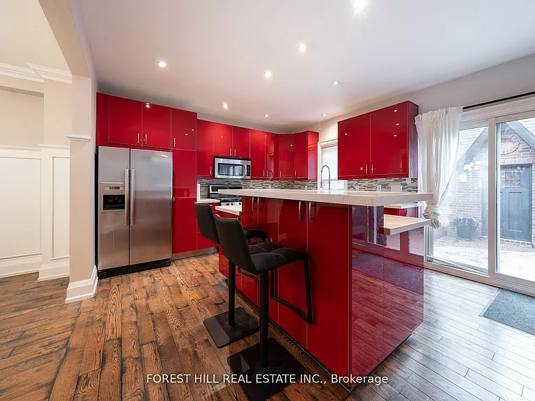 6 Aberdeen Ave — Photo 11