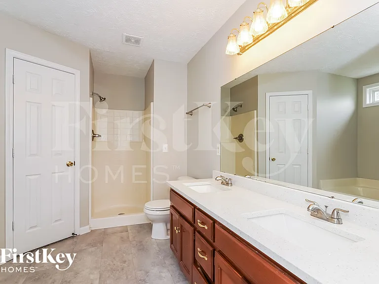 1506 Dodd Trl — Photo 12