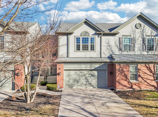 906 Elizabeth Dr, Streamwood, IL 60107