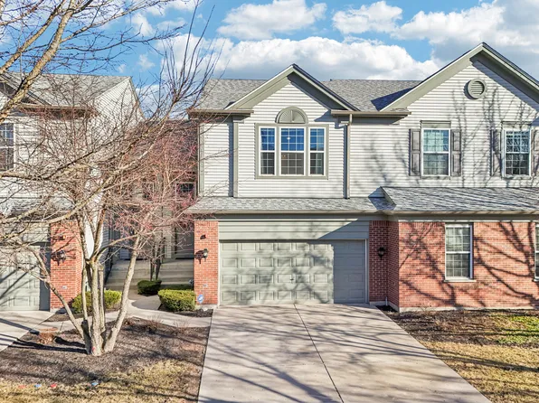 906 Elizabeth Dr, Streamwood, IL 60107