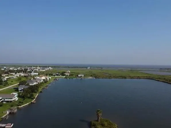 2017 Highway 87, Crystal Beach, TX 77650