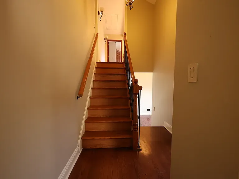 1 Ledyard Pl — Photo 15