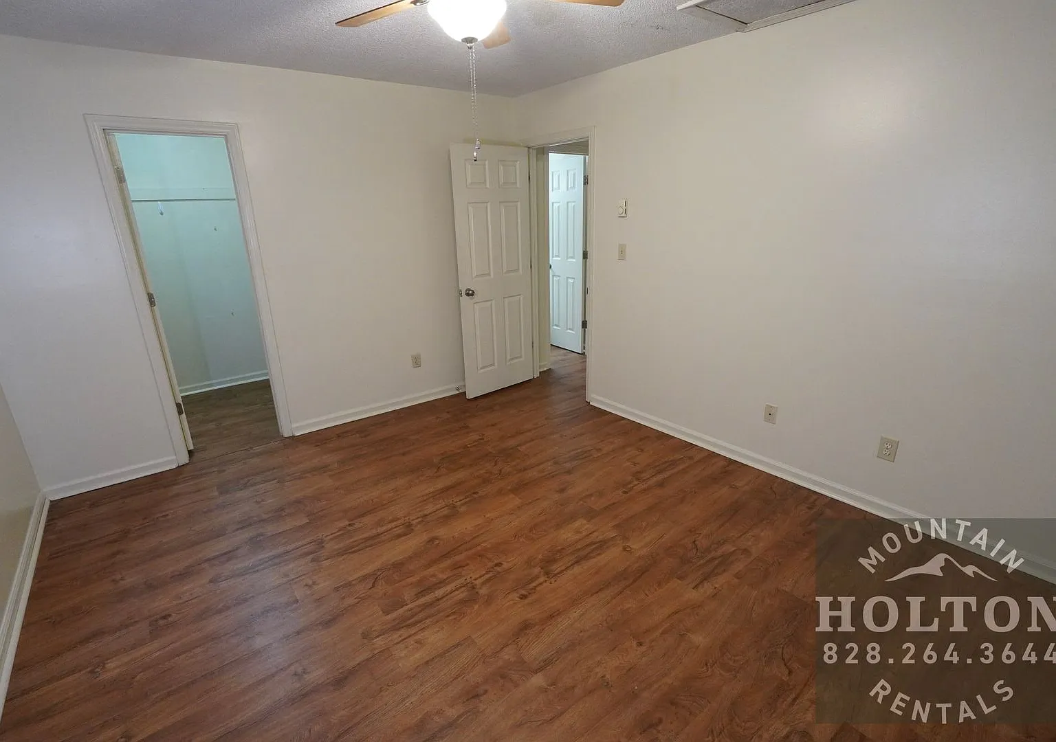 Sommerset Condos - Unit #21 — Photo 2