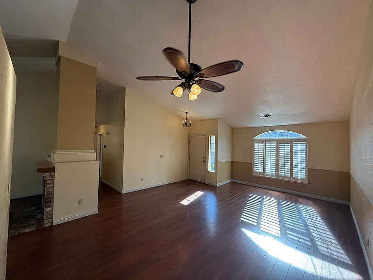 4817 Devereaux Way — Photo 3