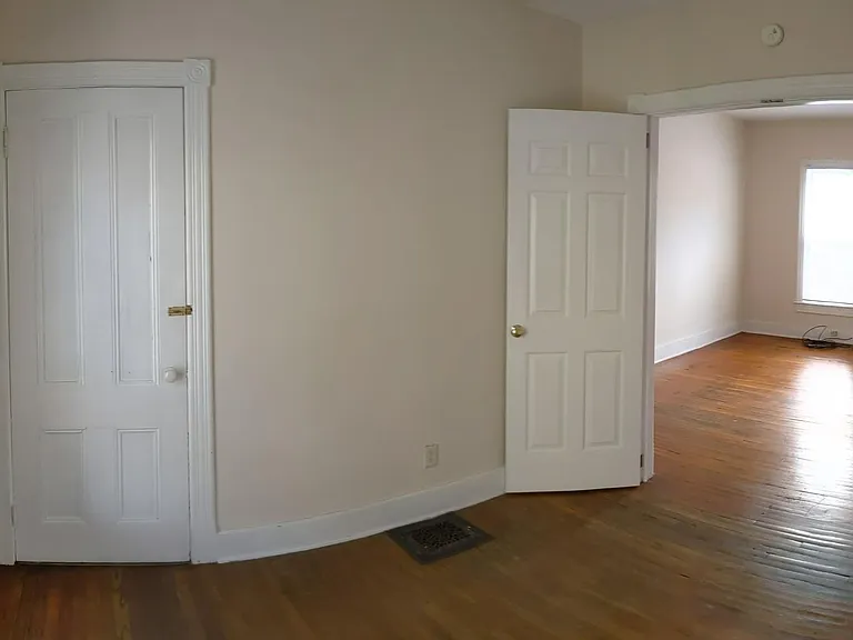 107 S Elmira St #1 — Photo 7