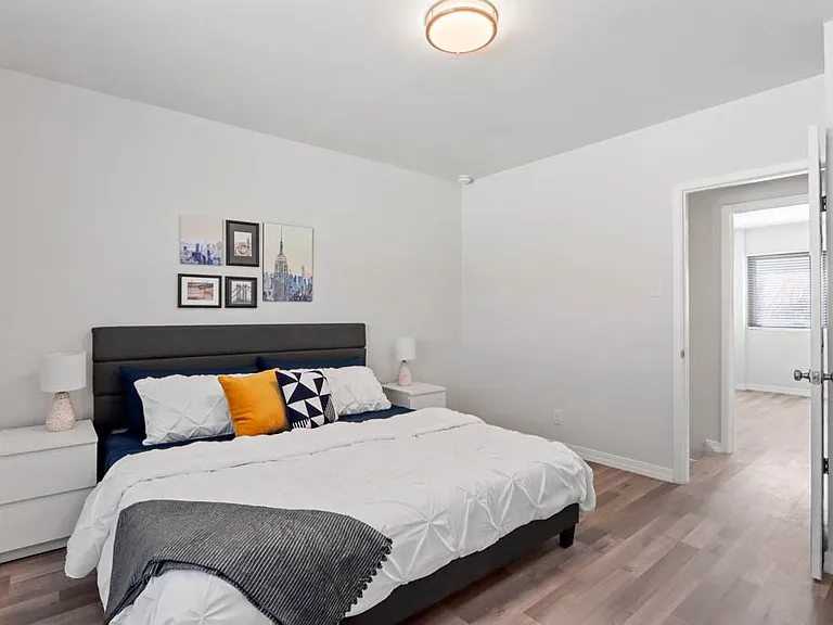 3312 Gateway Blvd E #4 — Photo 5