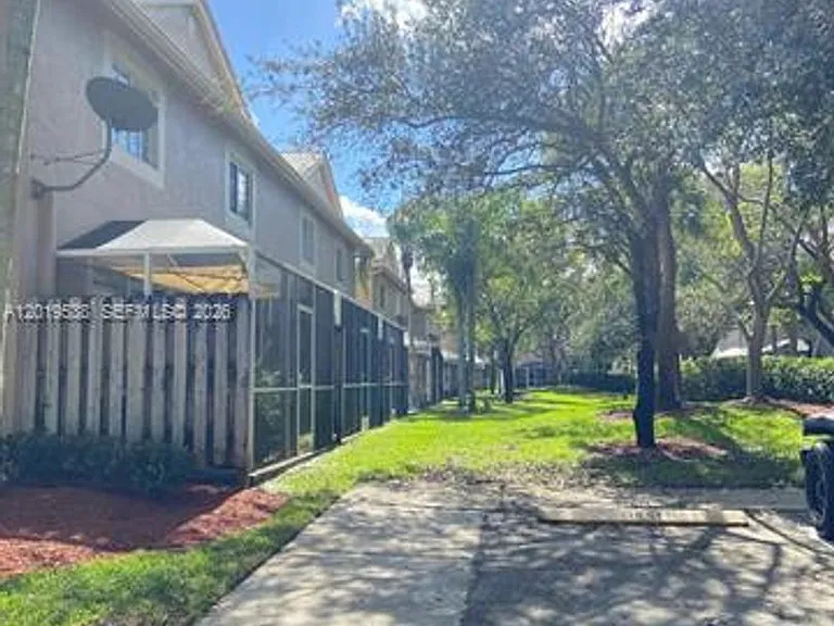 2041 Pompeii Ct #2014 — Photo 35